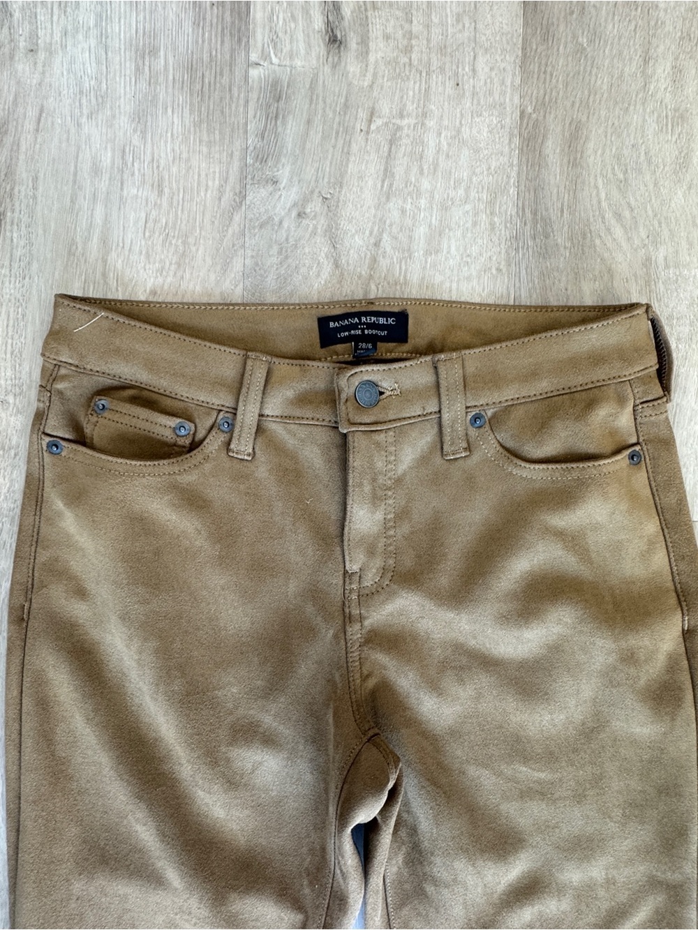 Banana Republic Factory VEGAN SUEDE LOW-RISE BOOTCUT PANT sz 28/6 - Picture 4 of 12